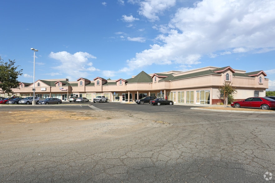 5322 W Spruce Ave, Fresno, CA for sale - Primary Photo - Image 1 of 1