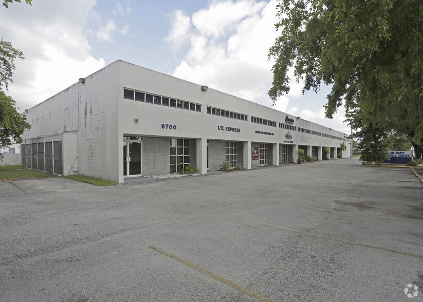 6700-6724 NW 72nd Ave, Miami, FL for lease - Building Photo - Image 2 of 4