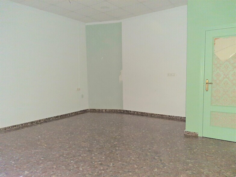 Retail in Alzira for lease - Building Photo - Image 2 of 10