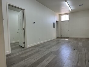 127-129 S Vermont Ave, Los Angeles, CA for lease Interior Photo- Image 2 of 4