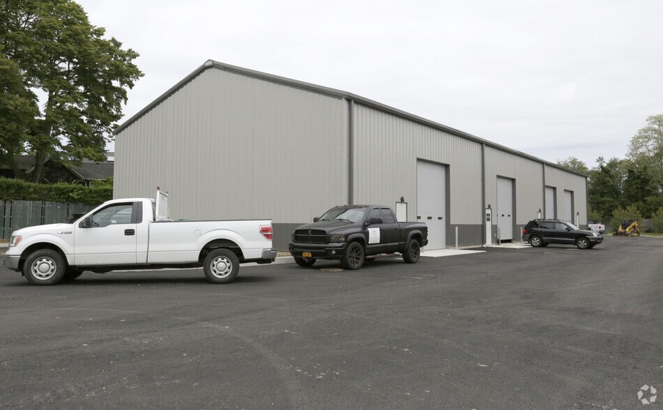 210 David Whites Ln, Southampton, NY for sale - Primary Photo - Image 1 of 1