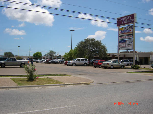 5800-5854 S Staples St, Corpus Christi, TX for lease Building Photo- Image 1 of 10