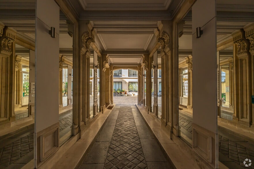 33 Rue De Miromesnil, Paris for lease - Building Photo - Image 2 of 7