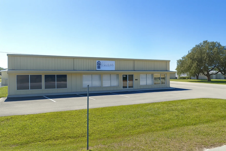 2621 Skyview Dr, Lakeland, FL for lease - Building Photo - Image 2 of 8