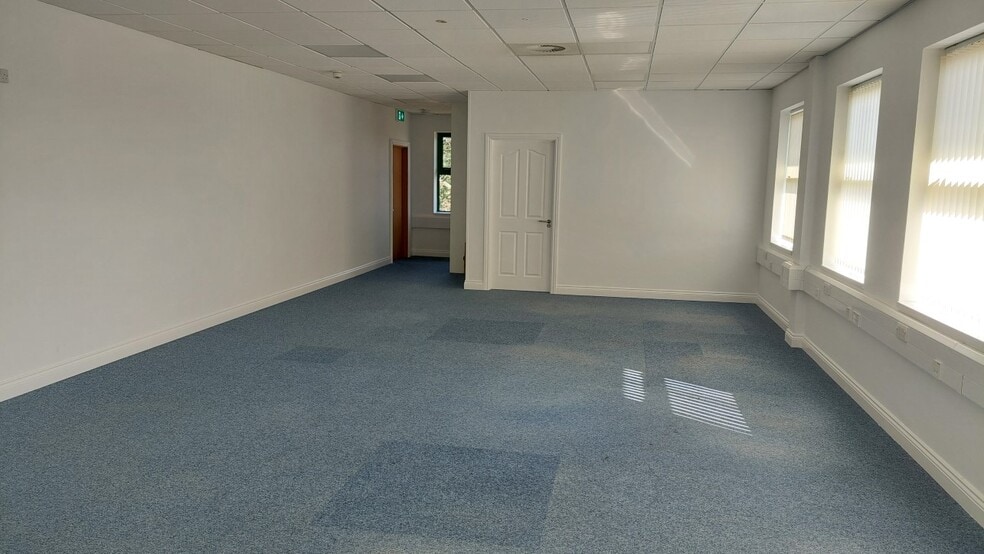 Heol Y Twyn, Pontyclun for lease - Building Photo - Image 3 of 7
