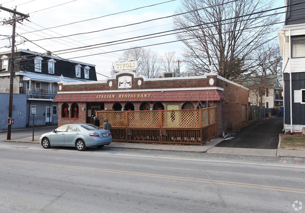 2048 Main St, Three Rivers, MA 01080