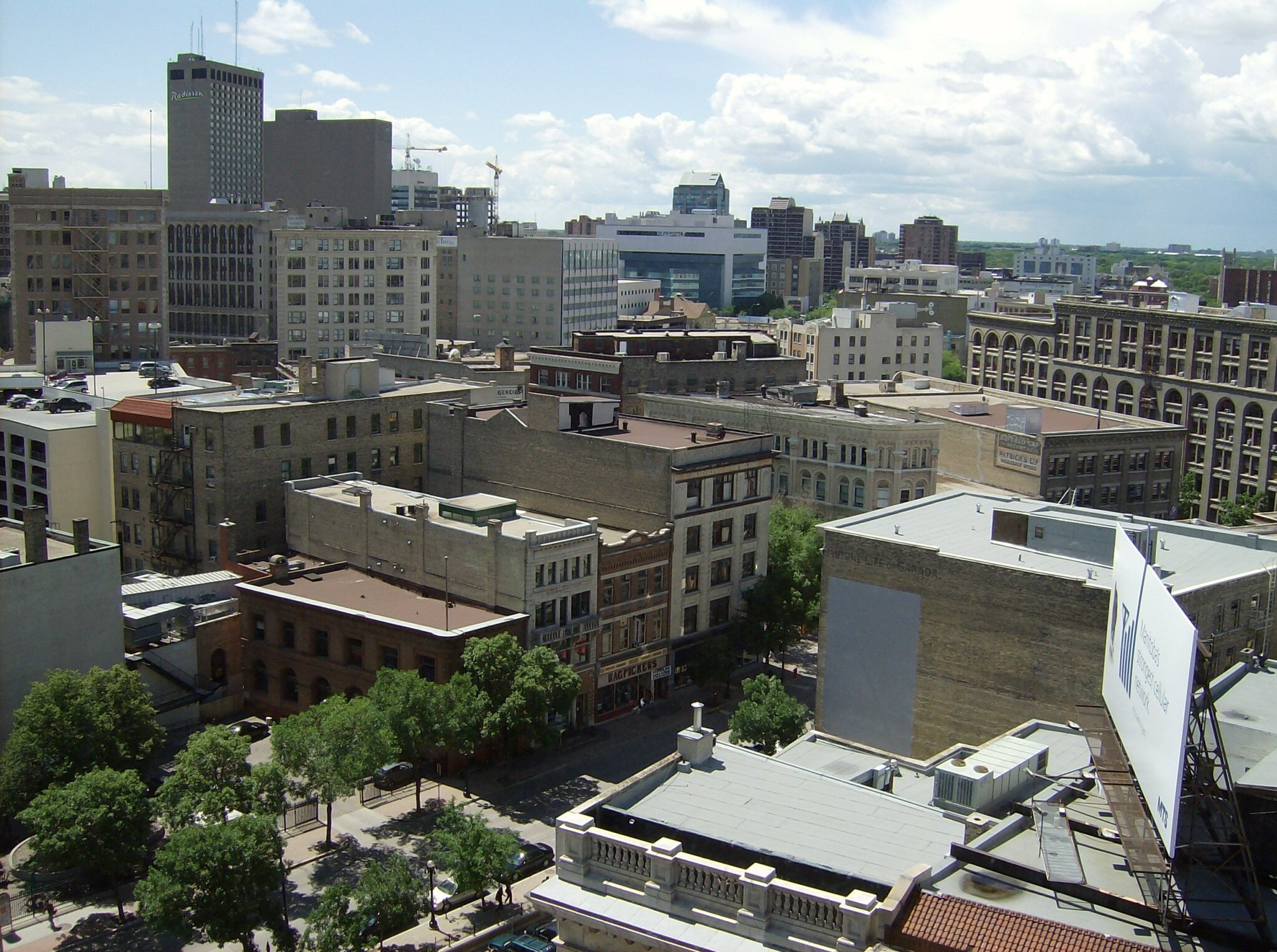 433 Main St, Winnipeg, MB for lease Primary Photo- Image 1 of 8