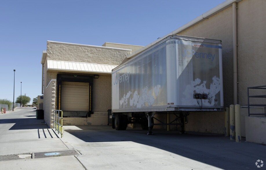 57930-58132 29 Palms Hwy, Yucca Valley, CA for lease - Building Photo - Image 2 of 35