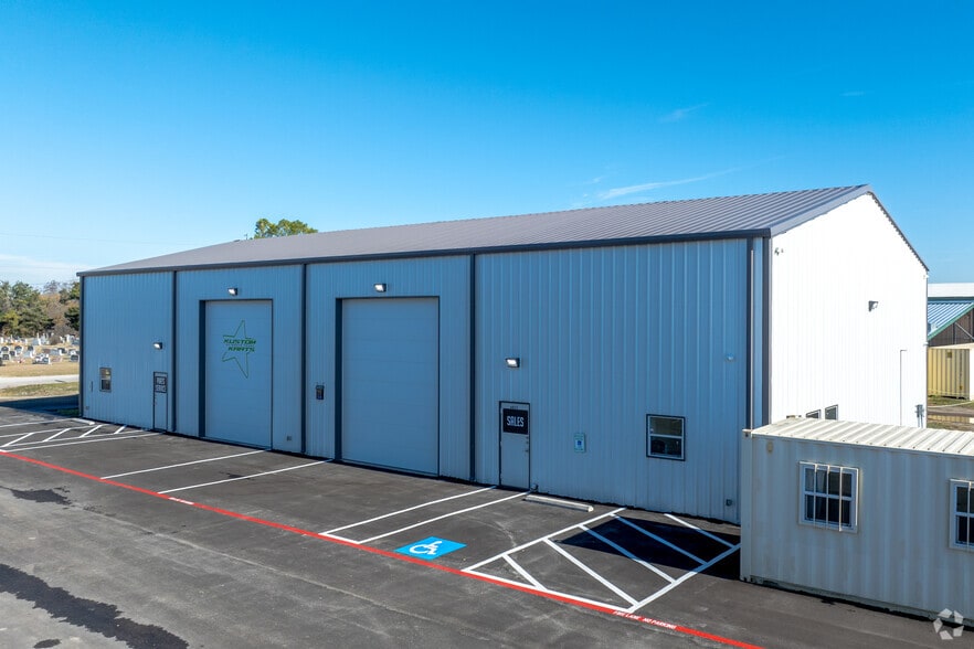 6875 Jackson, Krum, TX for sale - Building Photo - Image 3 of 11