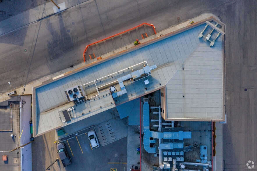 929 11 St SE, Calgary, AB for lease - Building Photo - Image 2 of 6