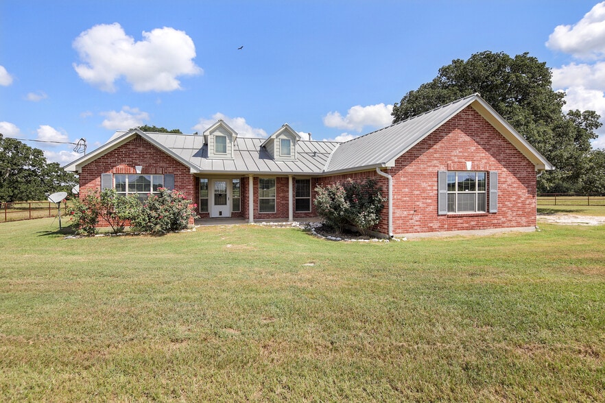 7808 Oxford Cemetery Rd, Madisonville, TX for sale - Building Photo - Image 2 of 16