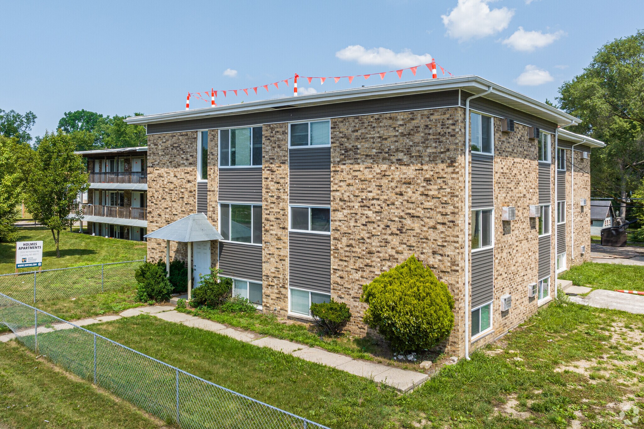 2222 W Holmes Rd, Lansing, MI 48911 Newly Renovated Holmes Apartments