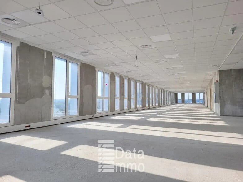 19 Avenue Blaise Pascal, Champs-sur-Marne for lease - Building Photo - Image 2 of 7