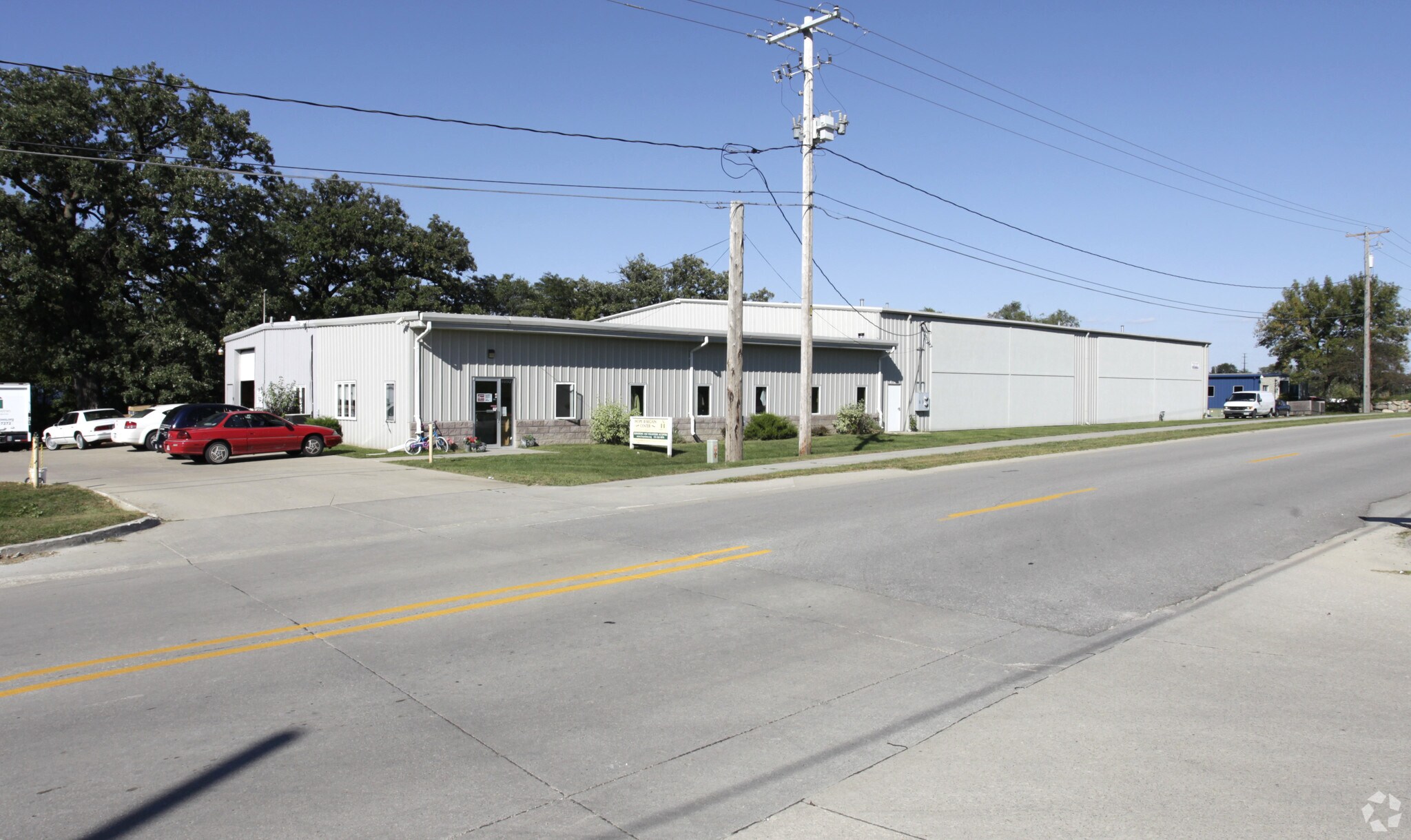 4950 E University Ave, Des Moines, IA for sale Primary Photo- Image 1 of 1