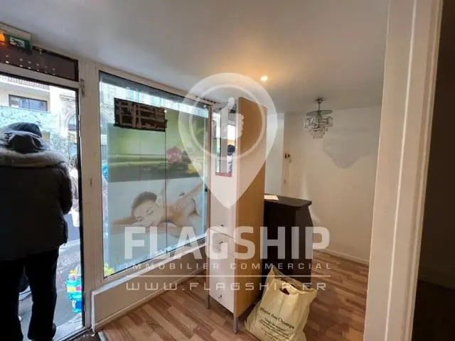 Retail in Paris for sale Interior Photo- Image 1 of 10