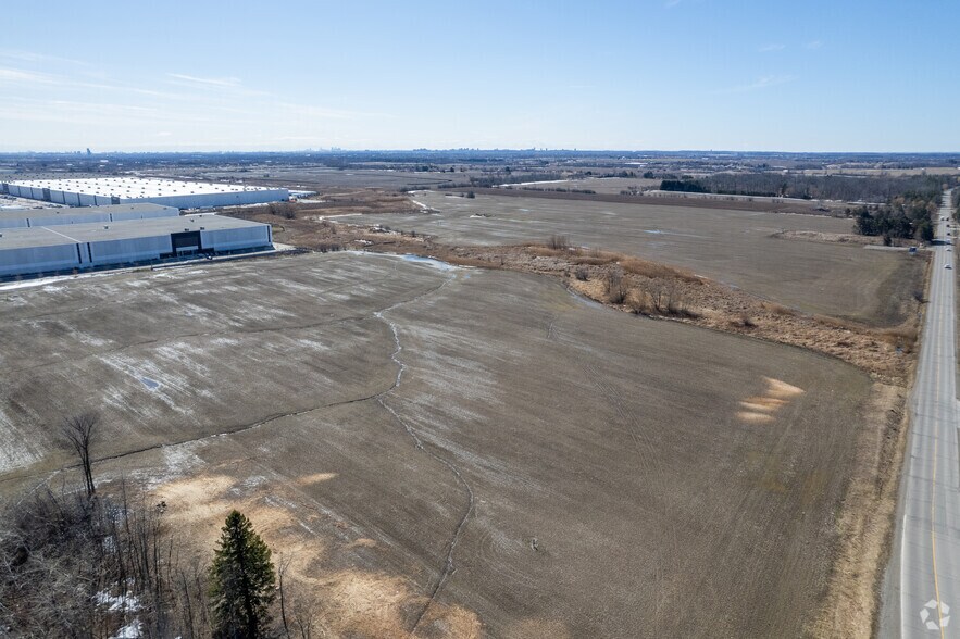 8281 Healey Rd, Caledon, ON for lease - Primary Photo - Image 1 of 2