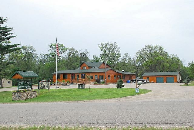 N9661 Parkway Rd, Crivitz, WI for sale Primary Photo- Image 1 of 1