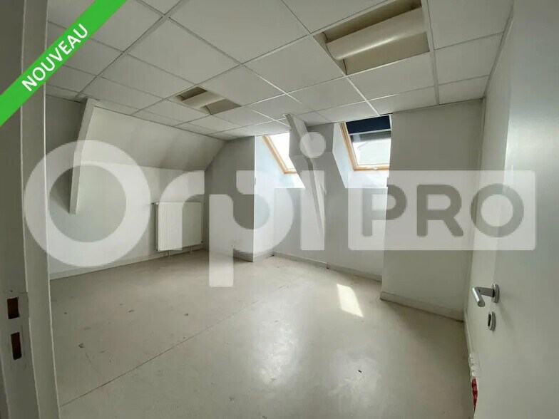 Office in Le Havre for lease - Interior Photo - Image 2 of 8