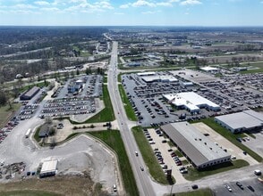 907 N Bluff Rd, Collinsville, IL - AERIAL  map view