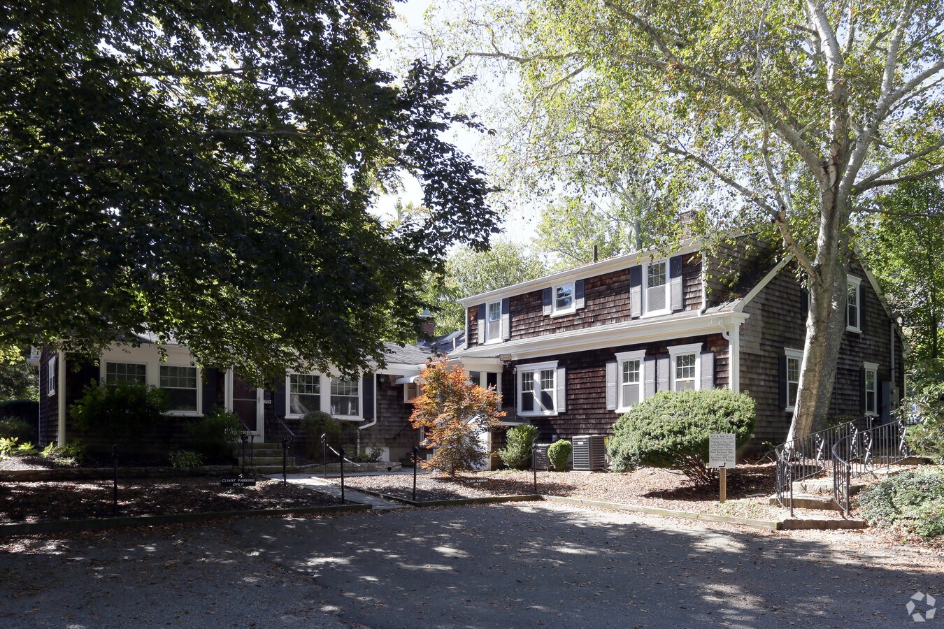 25 Old Westport Rd, Dartmouth, MA 02747