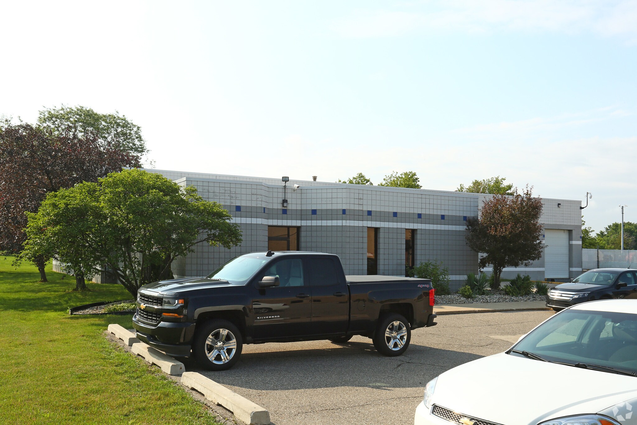 3015 Airpark Dr N, Flint, MI for sale Primary Photo- Image 1 of 1