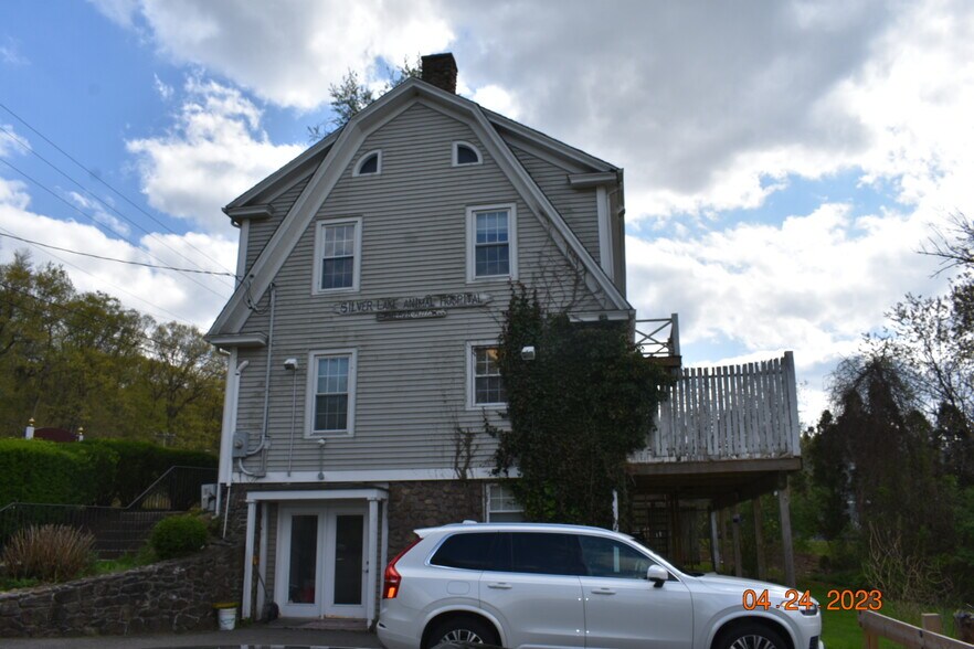 2762 Berlin Tpke, Berlin, CT 06037 Flex for Sale