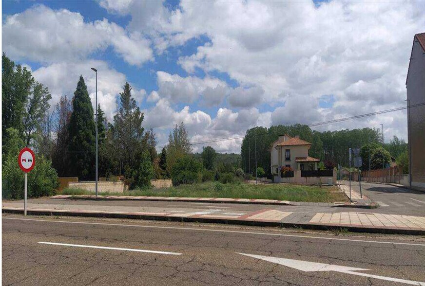 Land in Sariegos for sale - Building Photo - Image 2 of 14