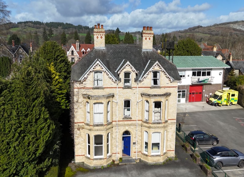 35 Garth Rd, Builth Wells for sale Building Photo- Image 1 of 13