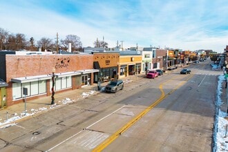 318-330 W 9 Mile Rd, Ferndale, MI for lease Interior Photo- Image 2 of 11