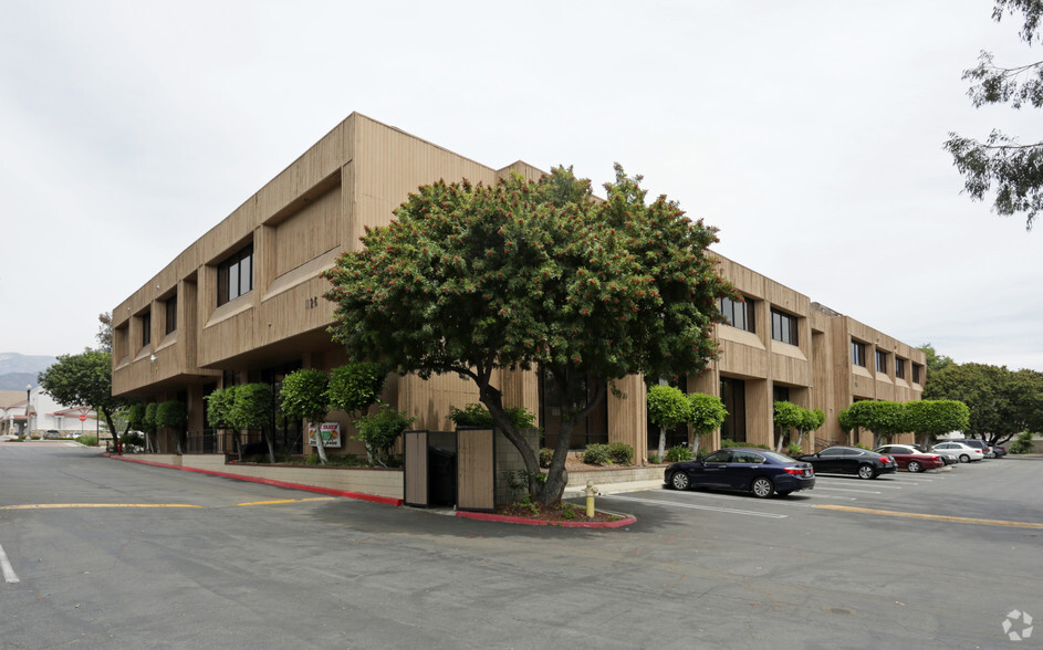 1126 W Foothill Blvd, Upland, CA for lease - Building Photo - Image 1 of 17