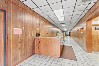 911 N Broadway Ave, Ada, OK for sale Interior Photo- Image 2 of 47