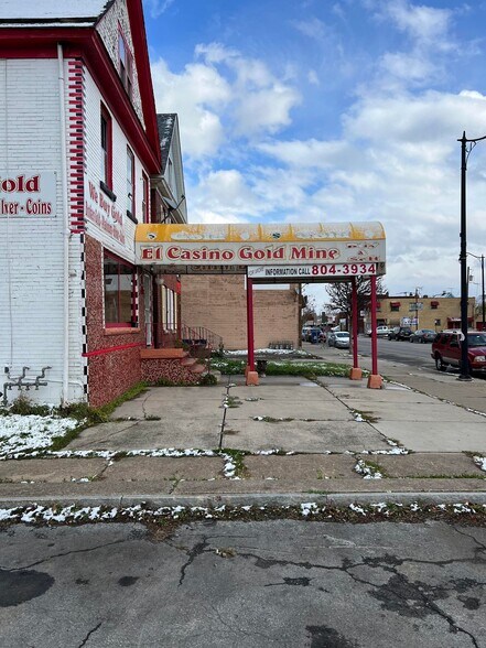 2008 Pine Ave, Niagara Falls, NY for sale - Building Photo - Image 1 of 1