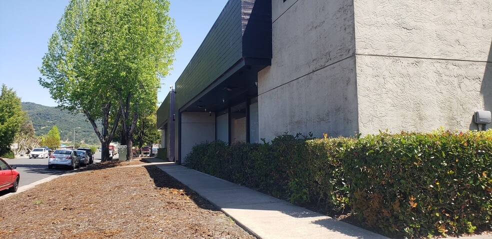 240 E Todd Rd, Santa Rosa, CA for lease - Building Photo - Image 2 of 3
