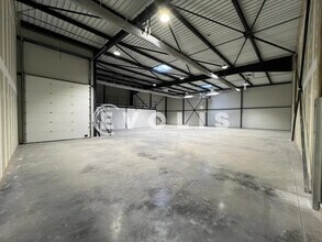 Office in Janneyrias for lease Building Photo- Image 1 of 11