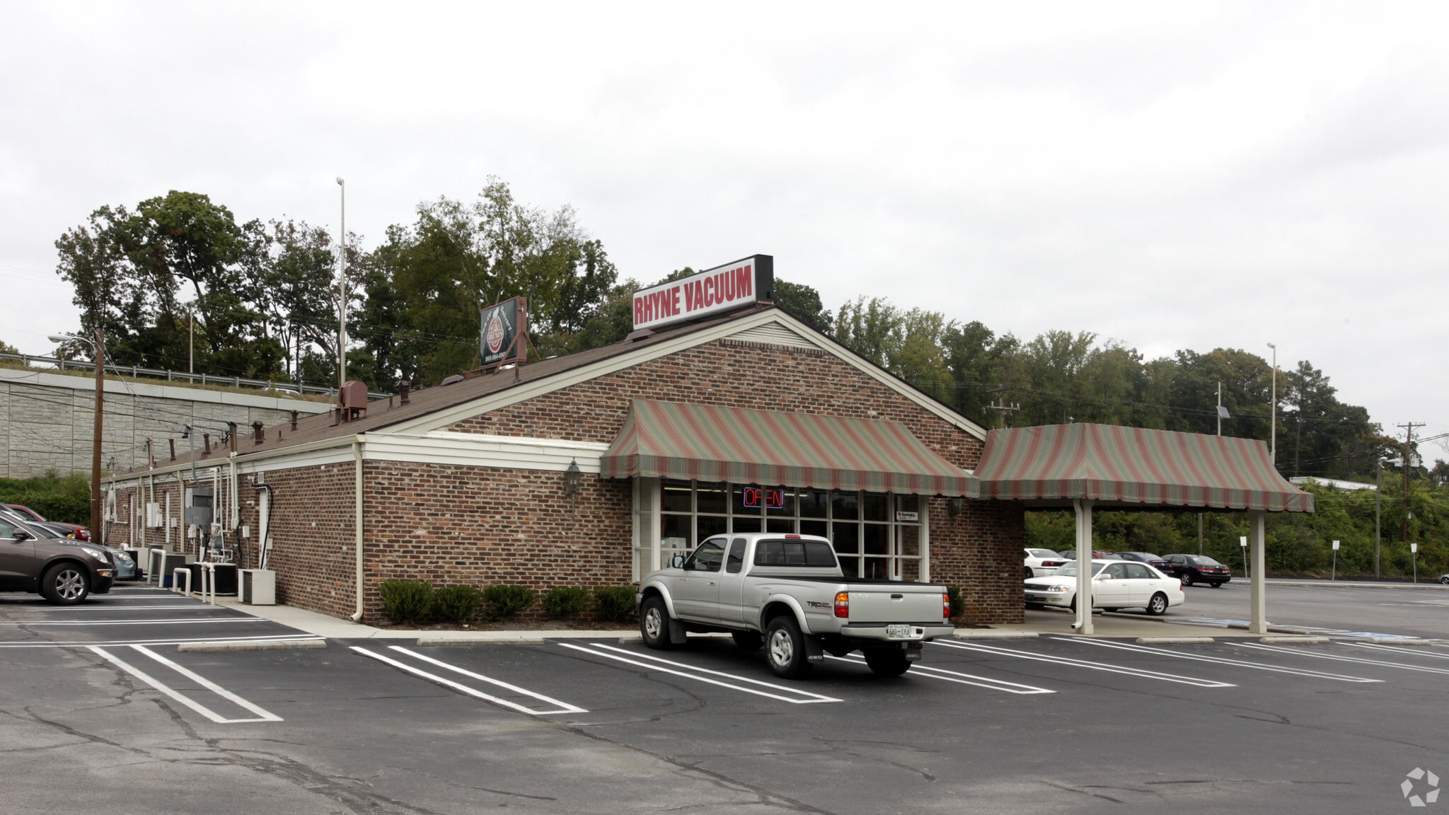 6907 Kingston Pike, Knoxville, TN 37919 West Hills Place