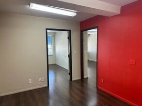 2102-2116 Wilshire Blvd, Santa Monica, CA for lease Interior Photo- Image 2 of 6