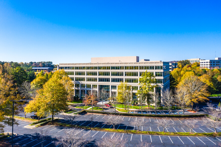 2550 Northwinds Pkwy, Alpharetta, GA for lease - Building Photo - Image 3 of 7