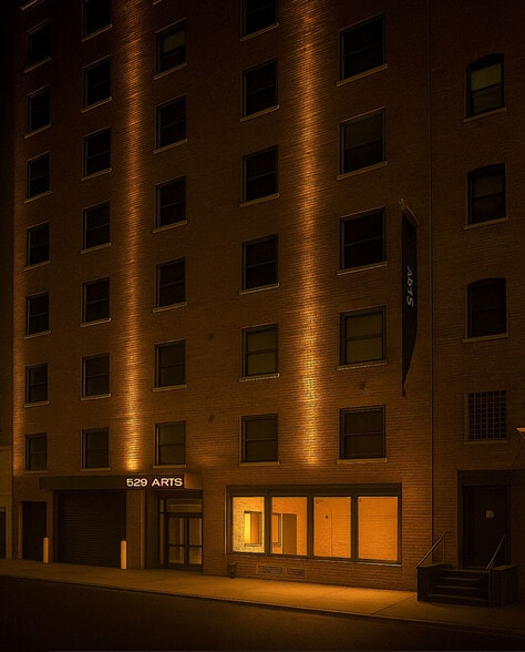 529-535 W 20th St, New York, NY for lease - Building Photo - Image 2 of 6