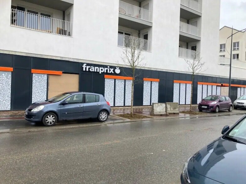 Retail in Bondoufle for sale - Building Photo - Image 3 of 6