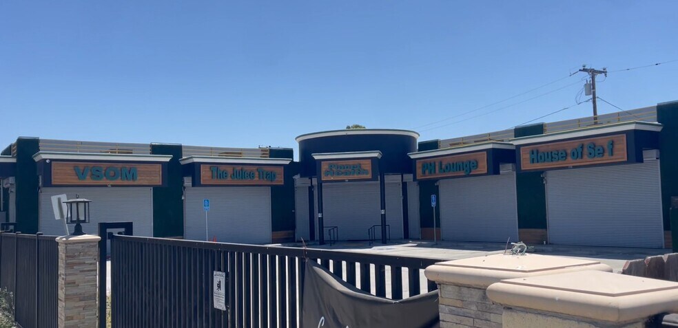 546 W Compton Blvd, Compton, CA for lease - Building Photo - Image 1 of 43