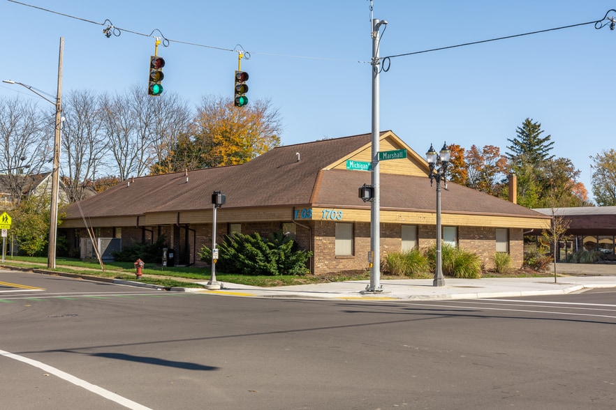 1703, 1717, 1723 E. Michigan Avenure portfolio of 3 properties for sale on LoopNet.com - Building Photo - Image 3 of 21