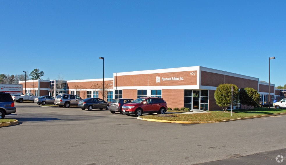 652 Independence Pky, Chesapeake, VA for sale - Primary Photo - Image 2 of 2