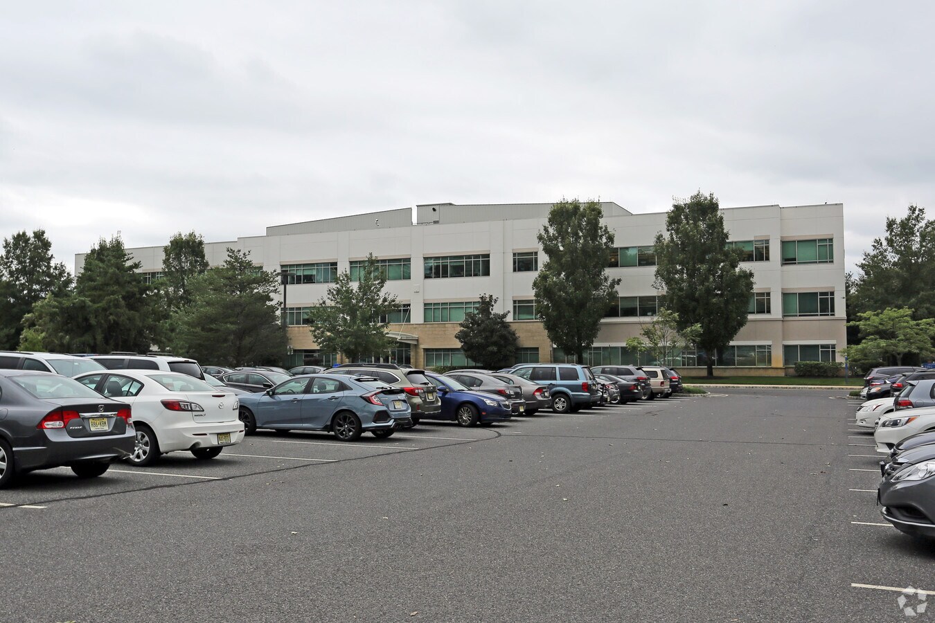 790 Centerton Rd, Mount Laurel, NJ 08054