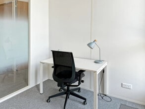 Coworking Space in Grenoble for lease Interior Photo- Image 2 of 9