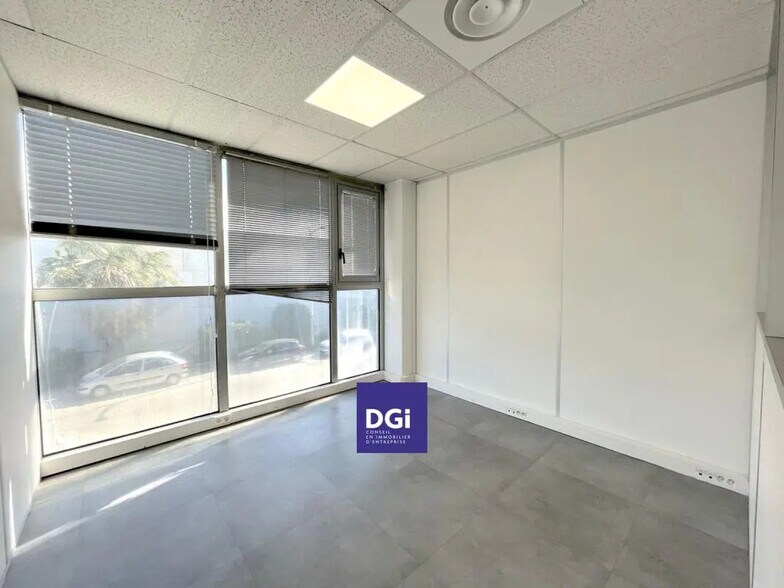 Office in Nîmes for lease - Interior Photo - Image 3 of 4