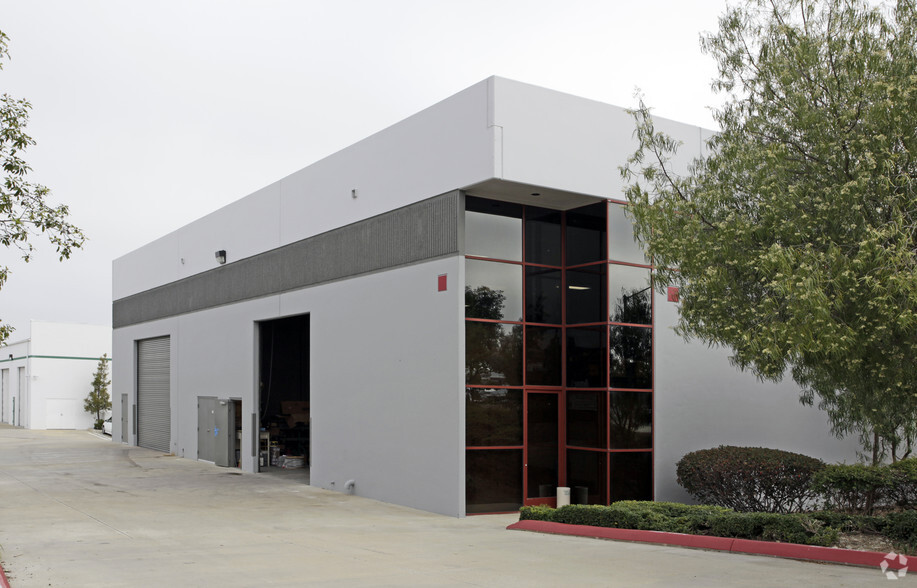 12150 Tech Center Dr, Poway, CA for lease - Building Photo - Image 3 of 4