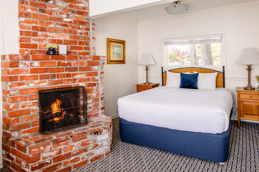 San Carlos St, Carmel By The Sea, CA for sale - Interior Photo - Image 3 of 12