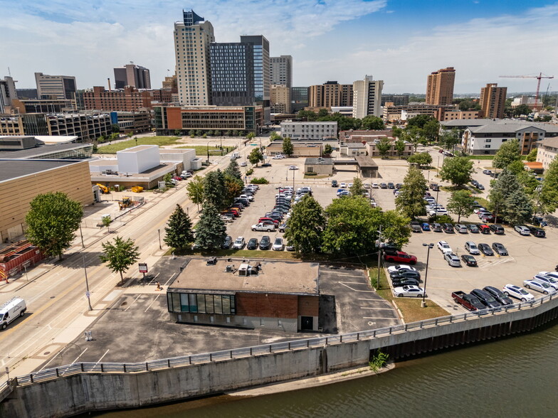 307 E Center St, Rochester, MN for sale - Primary Photo - Image 1 of 38