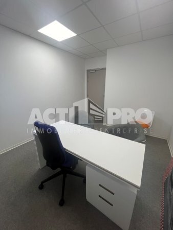 Office in Perpignan for lease - Interior Photo - Image 2 of 4