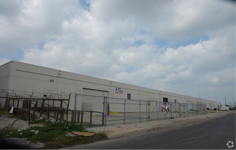 121-217 44th St, Corpus Christi, TX for lease - Building Photo - Image 3 of 4